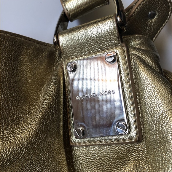 Micheal Kors Gold Runway bag - Picture 4 of 7